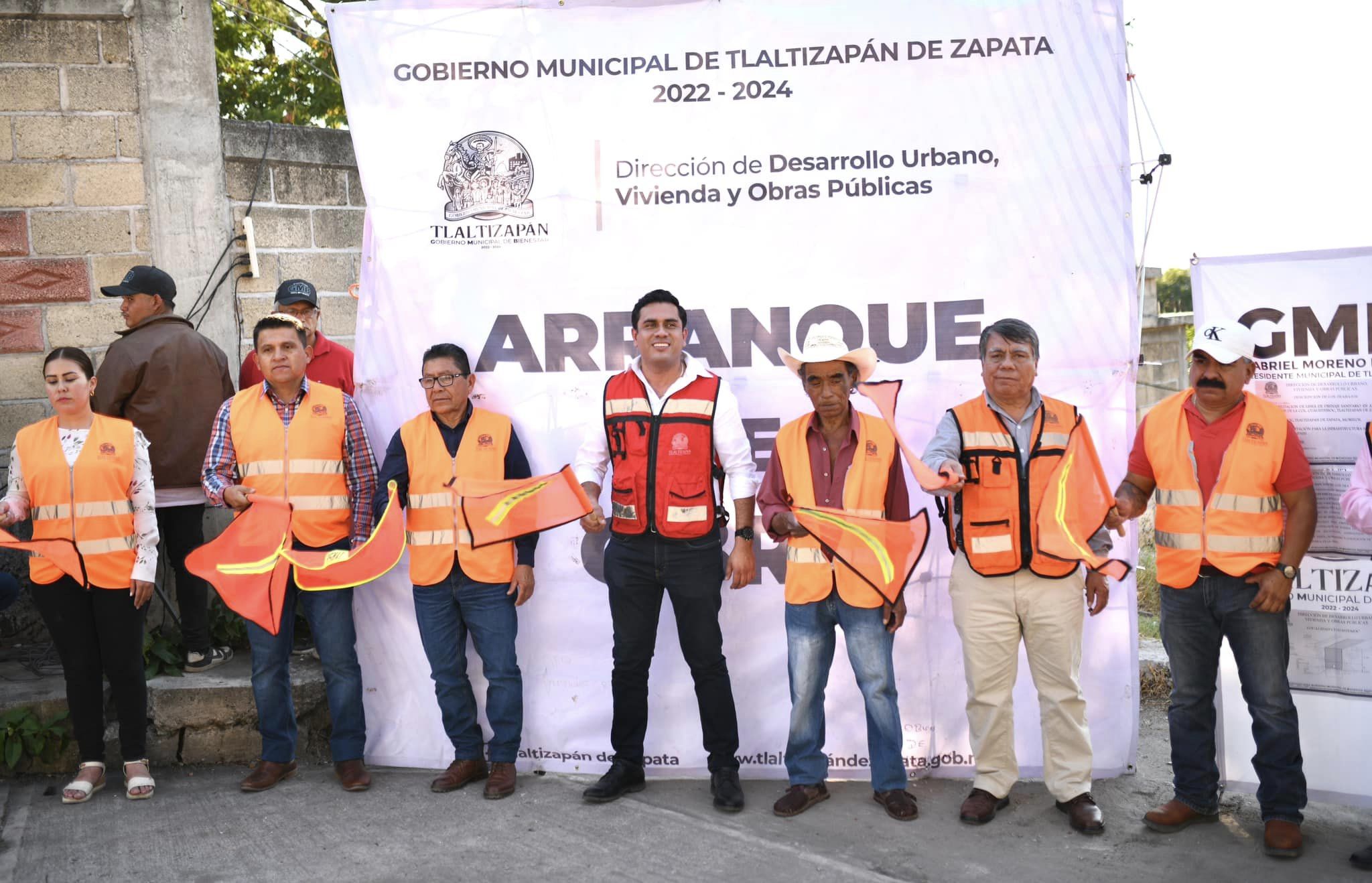 GABRIEL MORENO BRUNO ARRANCA OBRA DE REHABILITACIÓN DE DRENAJE SANITARIO EN LA COLONIA CUAUHTÉMOC DE TLALTIZAPÁN